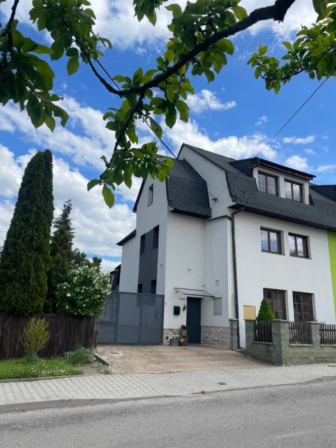 Apartment Dubnica-Prejta 2 Dubnica nad Váhom 외부 사진